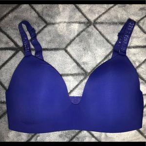 T-shirt Lightly Lined Wireless VS bra